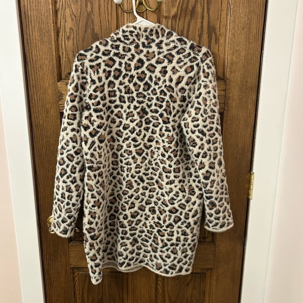 Alya Francesca’s Leopard Cheetah Open Front Long Cardigan Sweater Medium - Picture 8 of 10